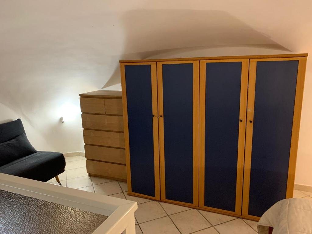 Armadio sul soppalco Blue House