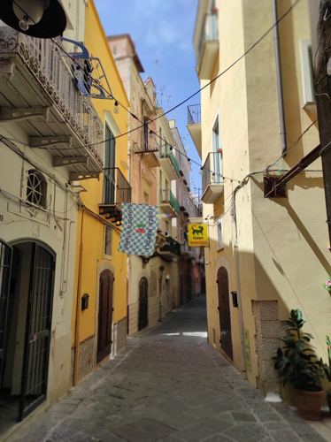 Dettaglio di un vicolo in pietra